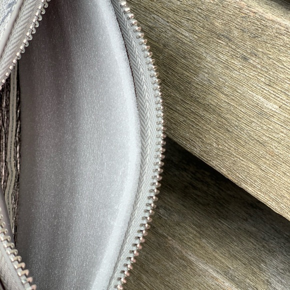 ๐ Michael Kors Gray MK Signature Belt Bag ๐ ๐ - Picture 3 of 3